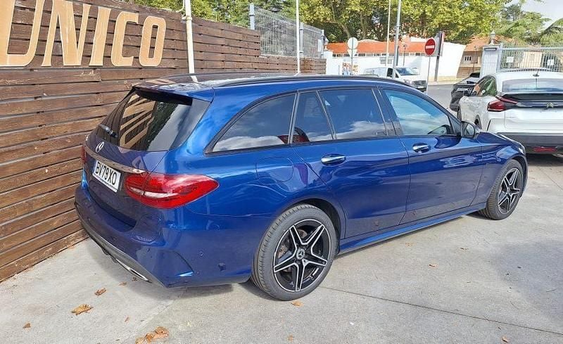 Usado Mercedes C300 AMG 306 HP (225 kW) 2020 Azul Coupé