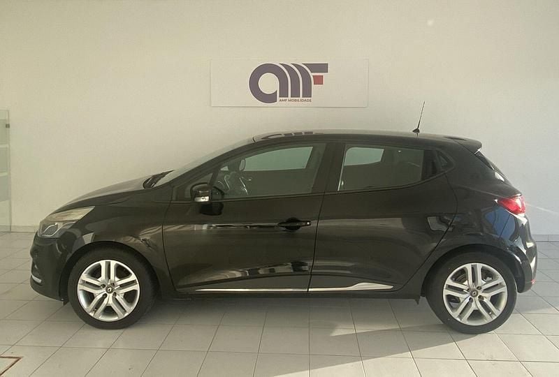 Usado Renault Clio IV 90 HP (66 kW) 2016 Preto
