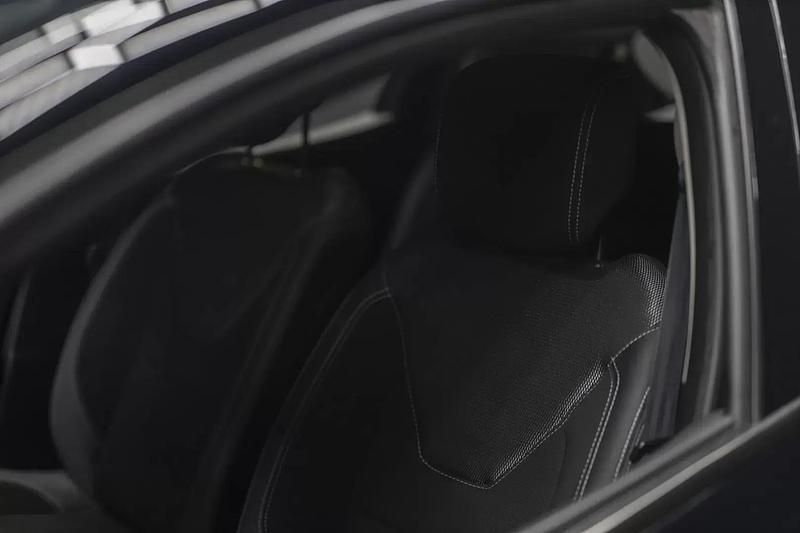 Usado Renault Clio IV 90 HP (66 kW) 2017 Preto