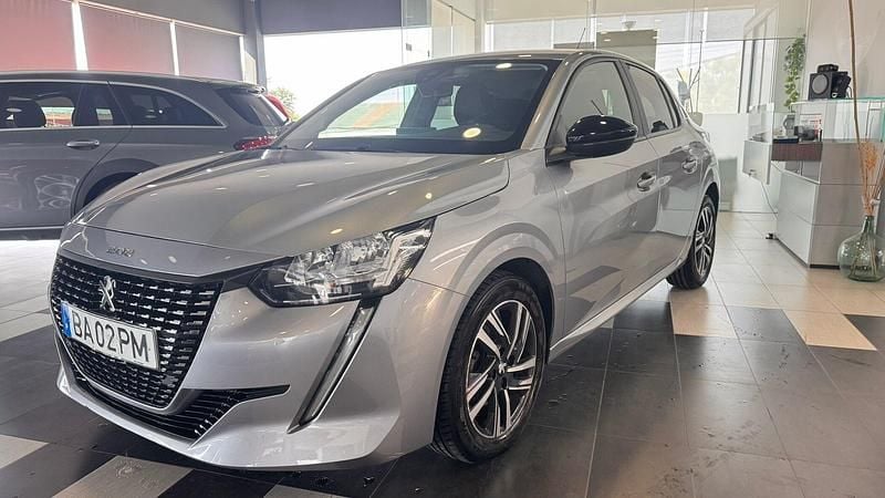 Cinza Usado 2023 Peugeot 208 Allure Citadino | € 16.500 (Bom preço) - Imagem 1/4
