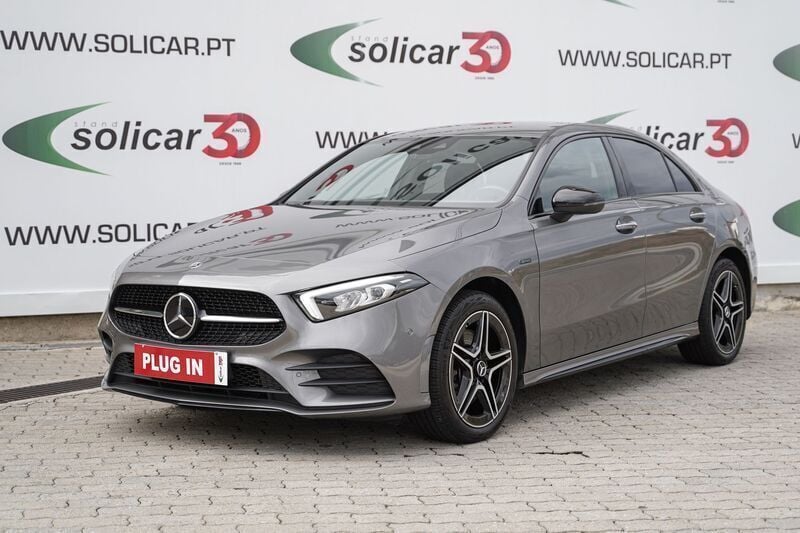 Cinza Usado 2020 Mercedes A250 AMG line Sedan | € 32.500 (Preço elevado) - Imagem 1/4