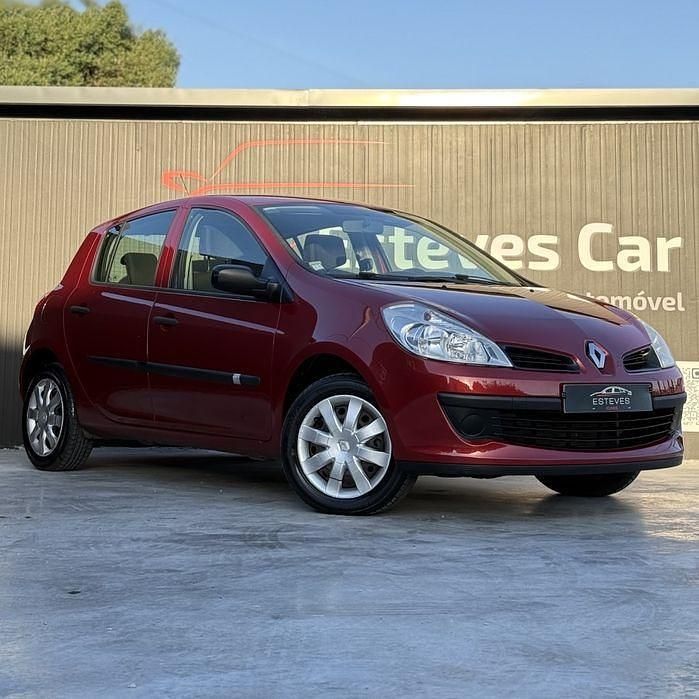 Vermelho Usado 2006 Renault Clio II Authentique Sedan | € 4.950 (Preço justo) - Imagem 1/4