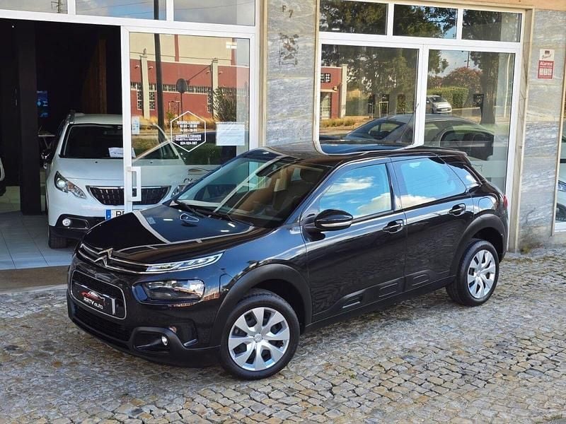 Preto Usado 2018 Citroën C4 Feel SUV | € 11.950 (Preço justo) - Imagem 1/4