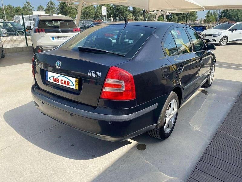 Usado Skoda Octavia 105 HP (77 kW) 2006 Preto
