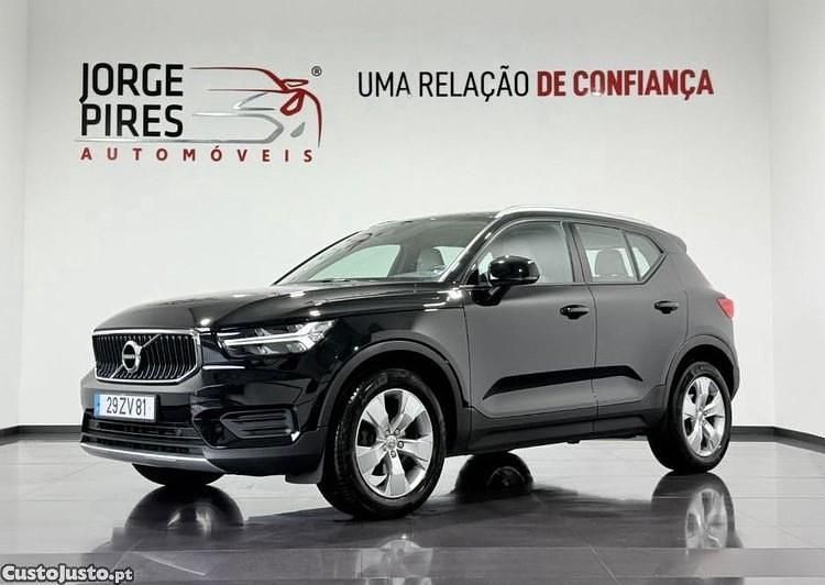 Preto Usado 2020 Volvo XC40 Momentum SUV | € 27.990 (Preço justo) - Imagem 1/1