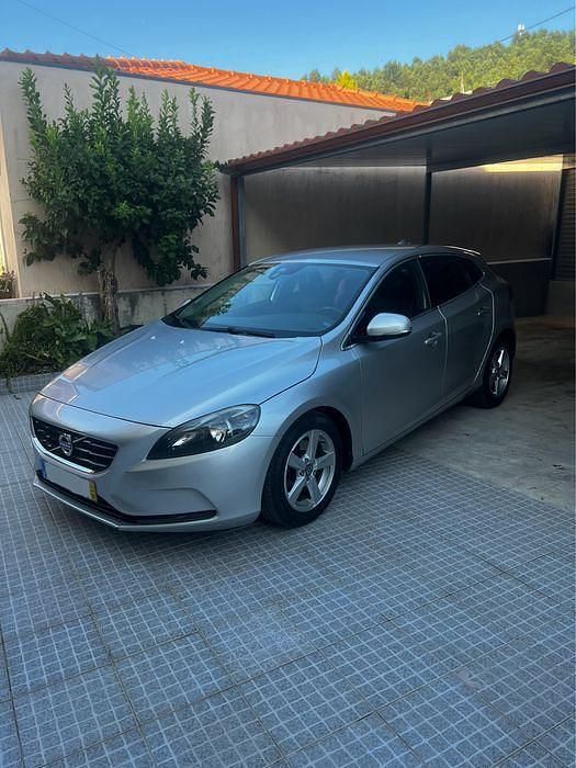 Usado 2014 Volvo V40 Momentum Carrinha | € 8.500 (Bom preço) - Imagem 1/4