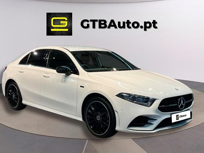 Branco Usado 2020 Mercedes A250 AMG Sedan | € 29.900 (Preço justo) - Imagem 1/4