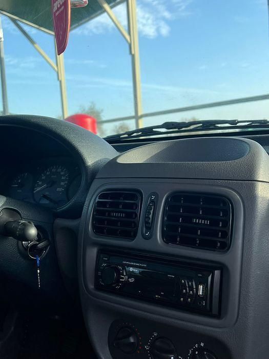 Usado Renault Clio II 1999 Sedan