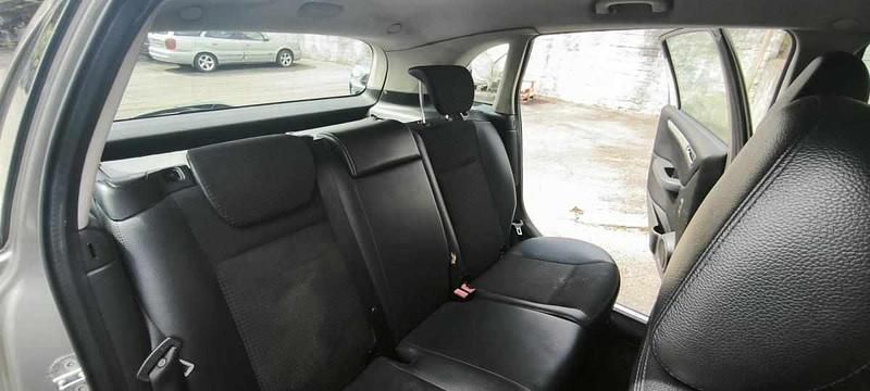 Usado Mercedes B200 140 HP (102 kW) 2006 Cinzento Monovolume