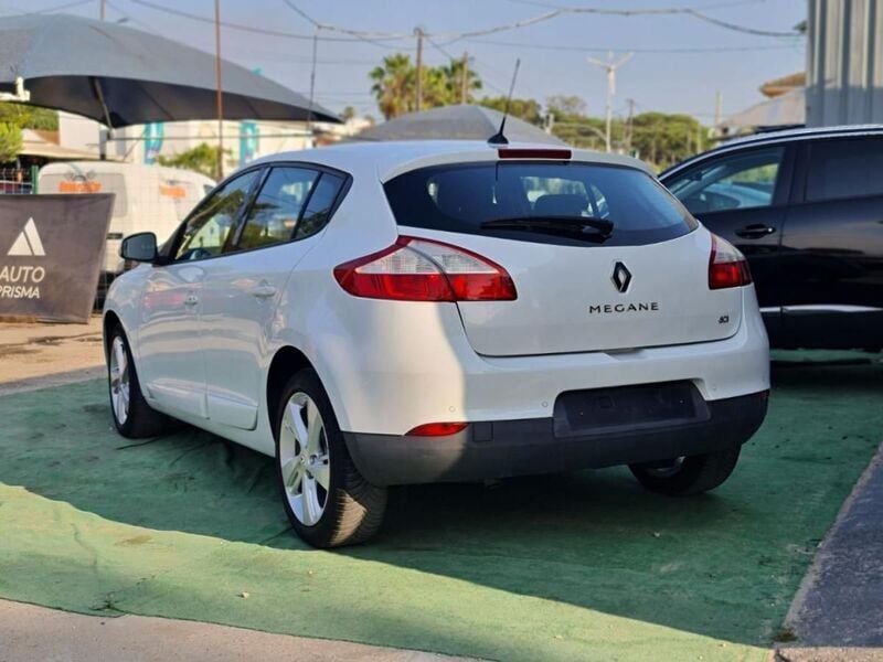 Usado Renault Mégane III Luxe 110 HP (80 kW) 2012 Branco