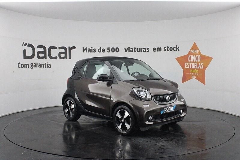 Usado Smart ForTwo Electric Drive 60 kW (82 HP) 2020 Castanho Citadino