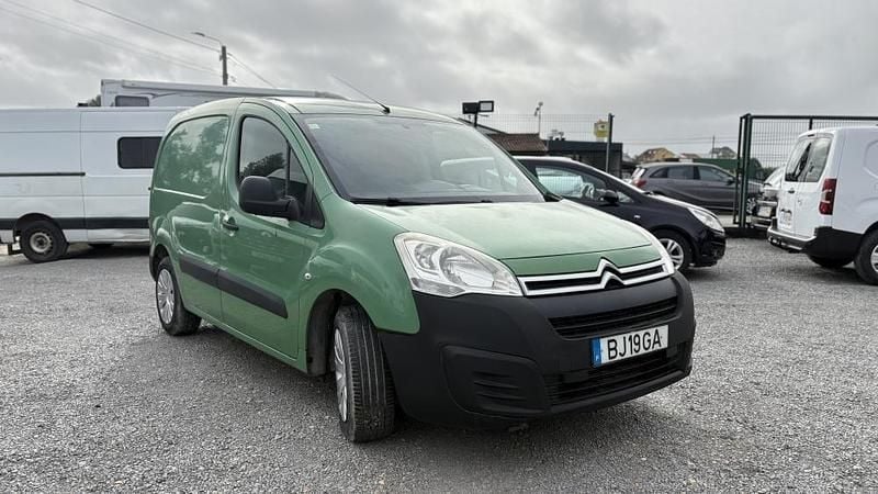 Usado Citroën Berlingo 75 HP (55 kW) 2016 Verde Monovolume