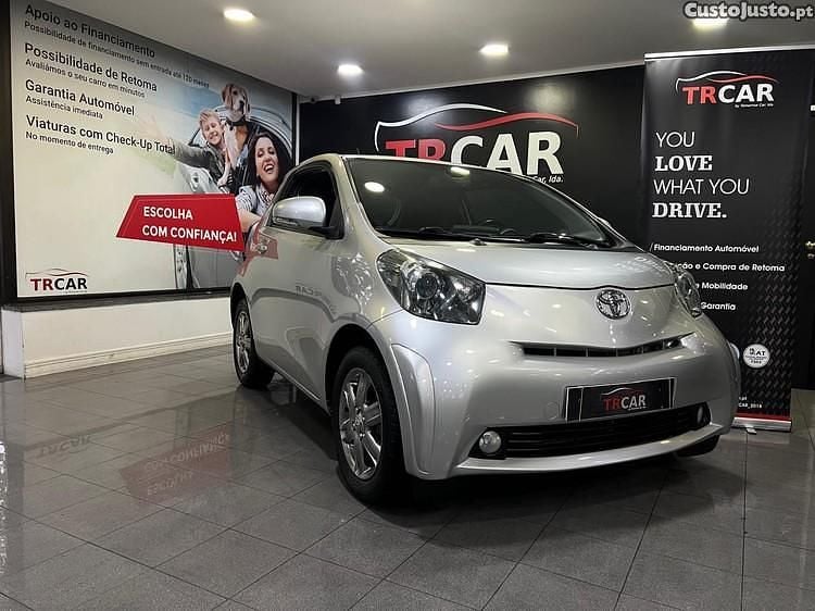 Cinza Usado 2010 Toyota iQ Citadino | € 7.750 (Preço justo) - Imagem 1/1