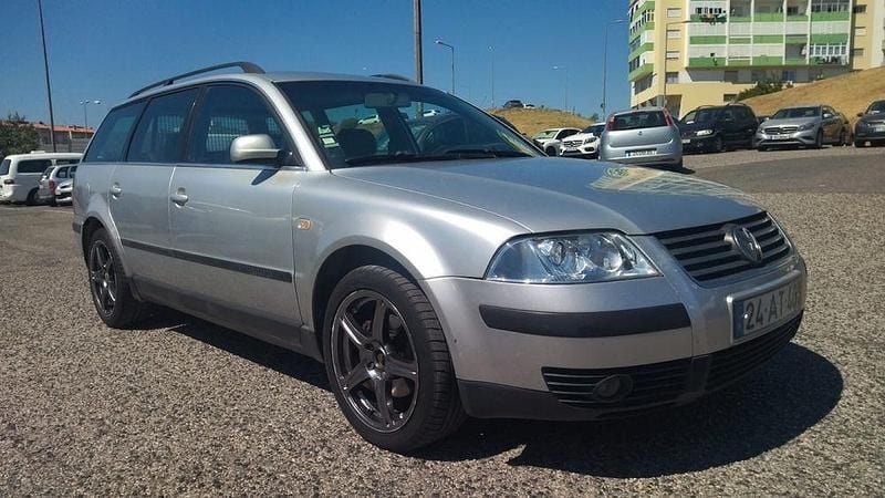 Usado 2002 VW Passat Sedan | € 3.200 (Bom preço) - Imagem 1/4