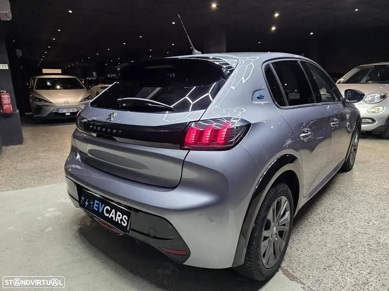 Cinzento Usado 2022 Peugeot e-208 Citadino | € 16.450 (Bom preço) - Imagem 1/4