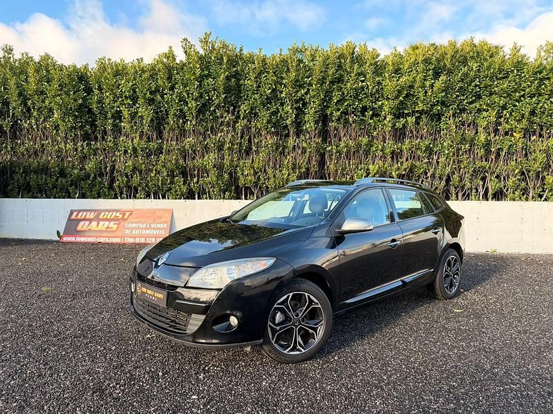 Usado Renault Mégane GrandTour Dynamique 110 HP (80 kW) 2011 Preto Carrinha