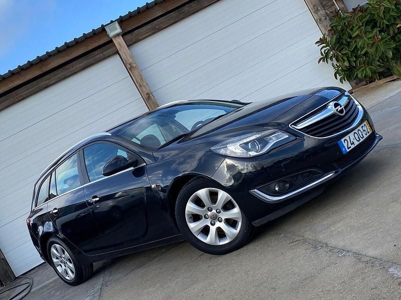 Usado Opel Insignia Cosmo 136 HP (100 kW) 2015 Cinza Carrinha