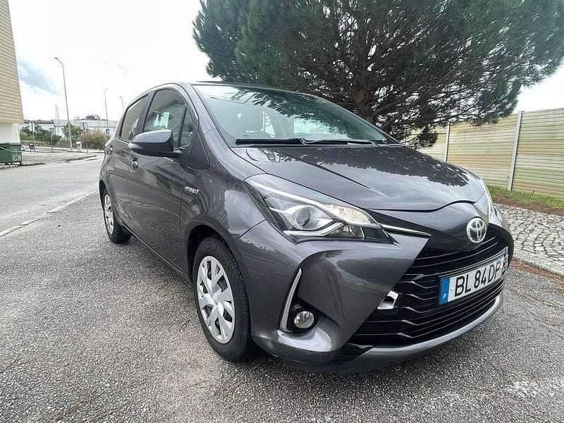 Usado 2018 Toyota Yaris Sedan | € 12.300 - Imagem 1/4