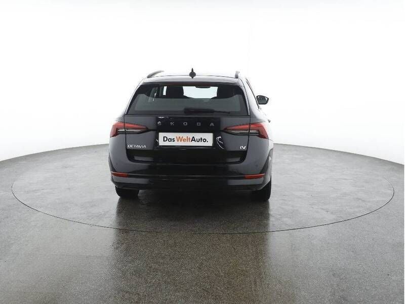 Usado Skoda Octavia Style 204 HP (150 kW) 2022 Preto metalizado Carrinha