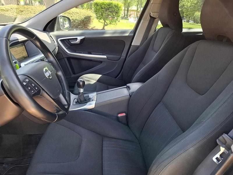 Usado Volvo V60 114 HP (83 kW) 2012 Azul Carrinha