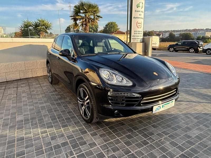 Preto Usado 2013 Porsche Cayenne SUV | € 38.950 (Preço elevado) - Imagem 1/4