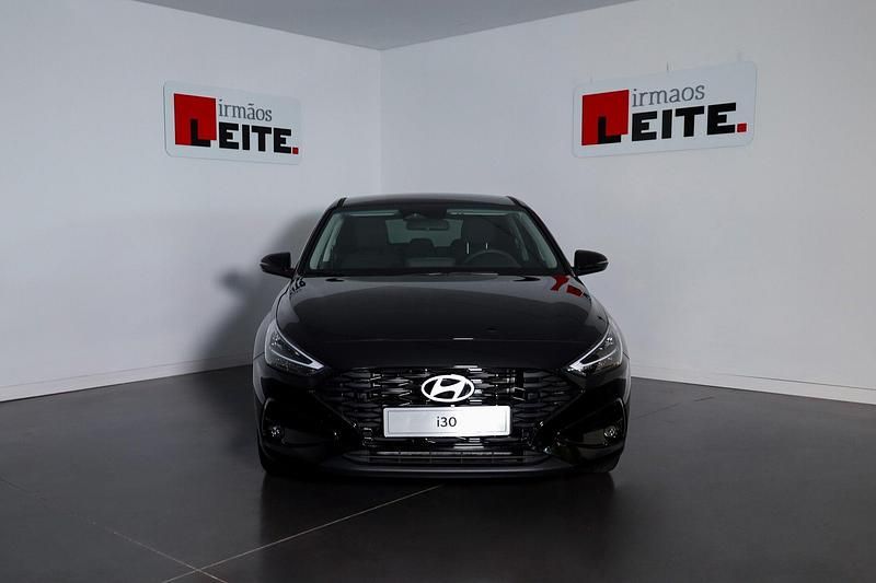 Preto Novo 2024 Hyundai i30 Style | € 24.500 (Super Preço) - Imagem 1/4