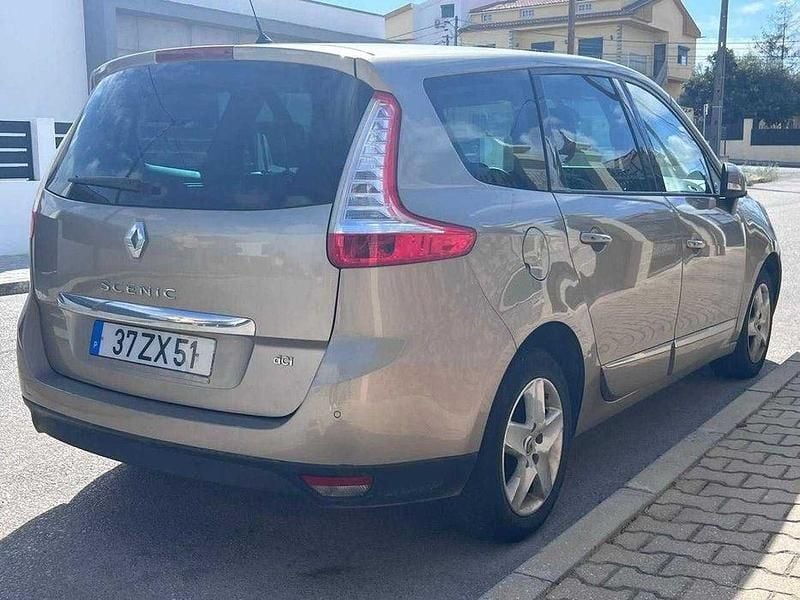 Usado 2016 Renault Scénic III Monovolume | € 8.150 - Imagem 1/4
