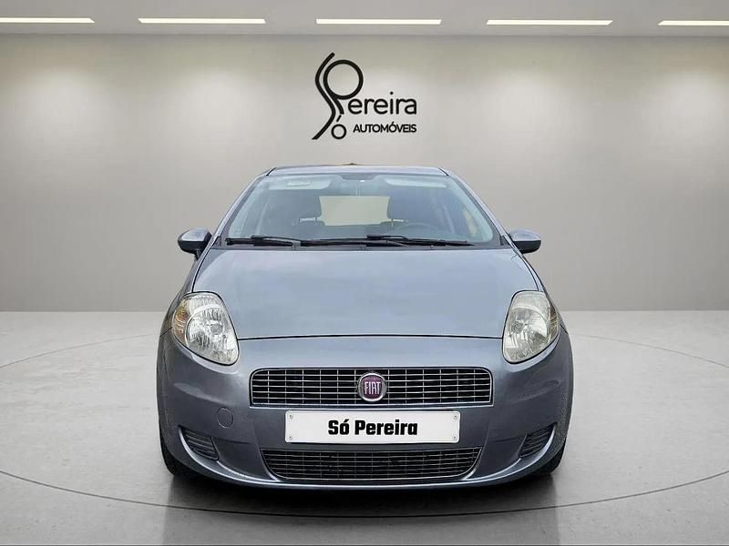 Cinza Usado 2010 Fiat Grande Punto Pop Citadino | € 5.890 - Imagem 1/4