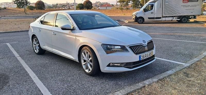 Usado 2016 Skoda Superb Sedan | € 8.250 - Imagem 1/4