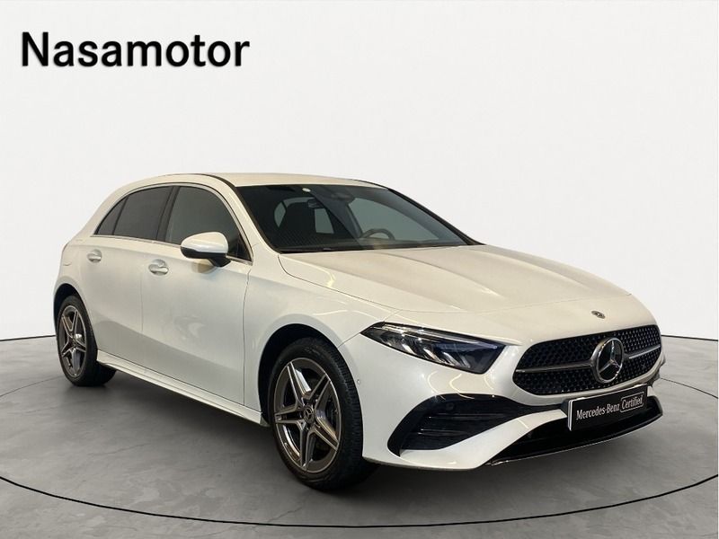 Azul Usado 2022 Mercedes A250 Citadino | € 46.900 - Imagem 1/4