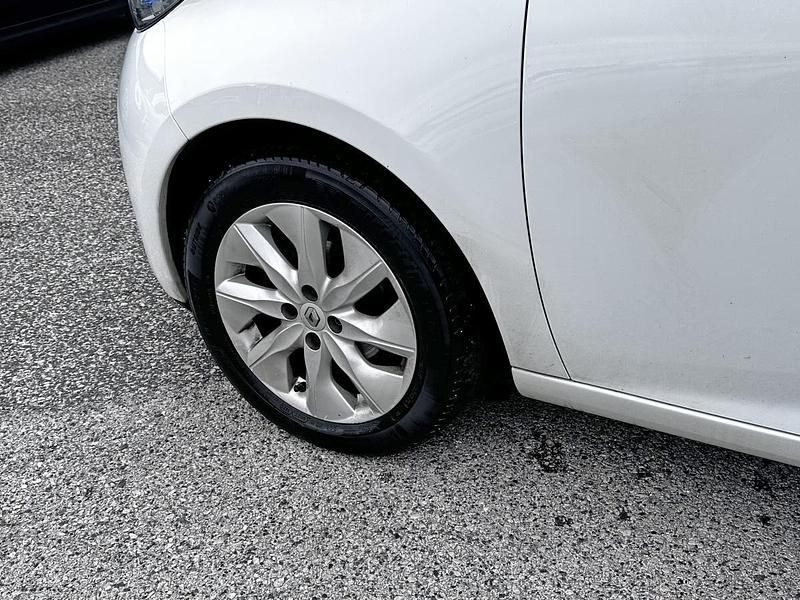 Usado Renault Zoe Intens 64 kW (88 HP) 2015 Branco Citadino