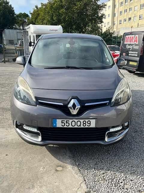 Cinzento Usado 2014 Renault Scénic III Monovolume | € 9.750 (Preço justo) - Imagem 1/4