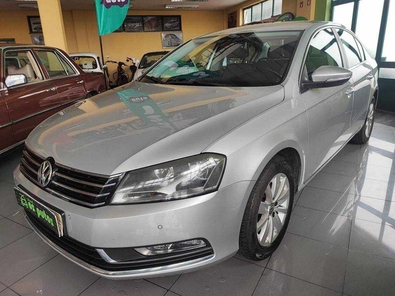 Cinzento Usado 2014 VW Passat Sedan | € 17.990 - Imagem 1/4