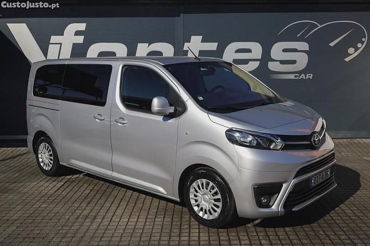 Cinza Usado 2017 Toyota Proace Verso City Carrinha | € 28.880 (Bom preço) - Imagem 1/1