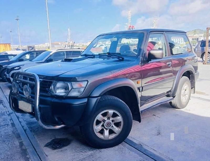 Cinzento Usado 2000 Nissan Patrol SUV | € 24.500 - Imagem 1/4