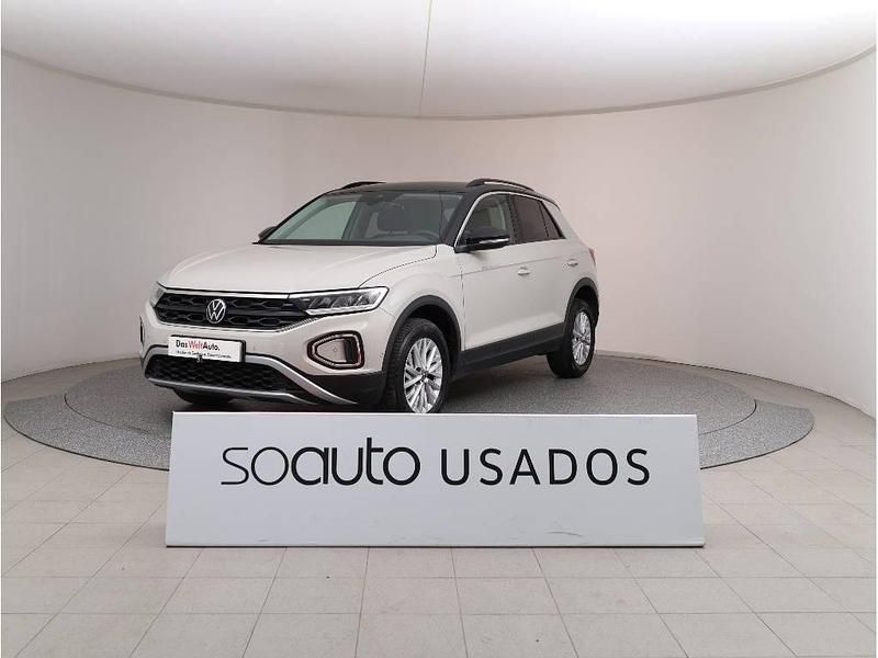 Bege Usado 2023 VW T-Roc Life SUV | € 21.790 (Preço justo) - Imagem 1/4