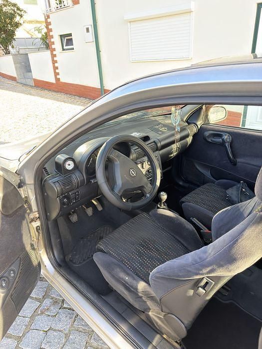 Usado Opel Corsa Sport 67 HP (49 kW) 1998 Citadino