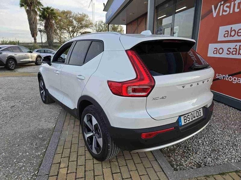 Usado Volvo XC40 Core 163 HP (119 kW) 2025 Branco SUV