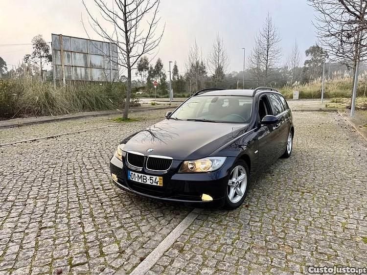 Usado BMW 318 143 HP (105 kW) 2008 Azul Carrinha