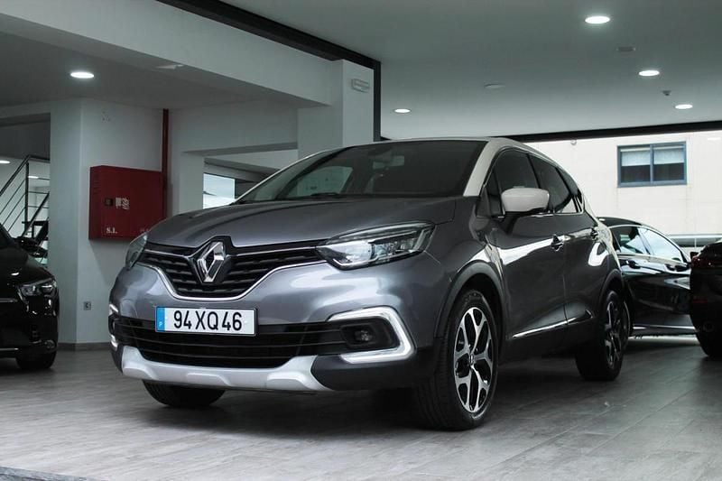 Usado Renault Captur 90 HP (66 kW) 2019 Cinzento SUV