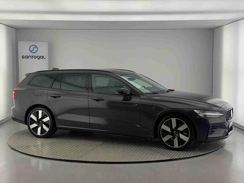 Cinzento Usado 2024 Volvo V60 Carrinha | € 45.990 (Preço justo) - Imagem 1/4