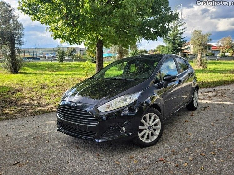 Preto Usado 2016 Ford Fiesta Titanium Citadino | € 10.250 (Preço justo) - Imagem 1/1