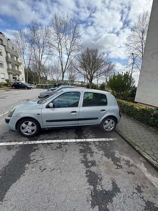 Usado Renault Clio II 2002 Sedan