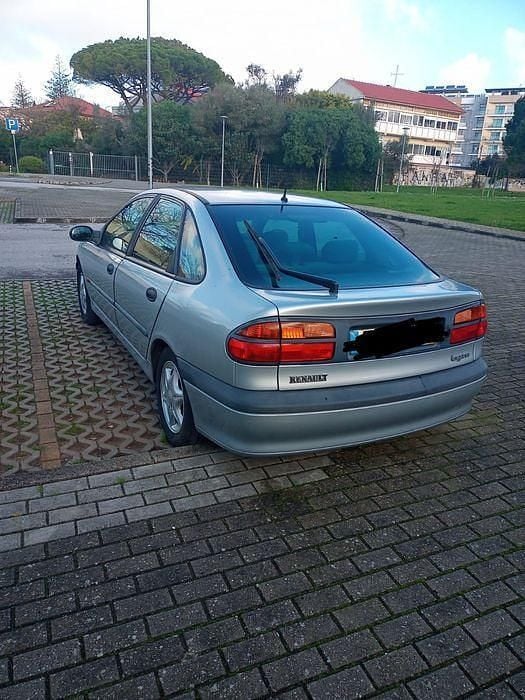 Usado Renault Laguna 107 HP (78 kW) 1999 Sedan