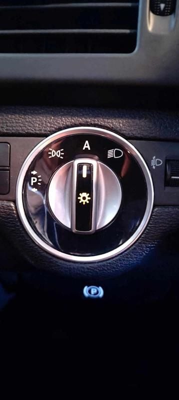 Usado Mercedes GLK250 204 HP (150 kW) 2010 Preto SUV