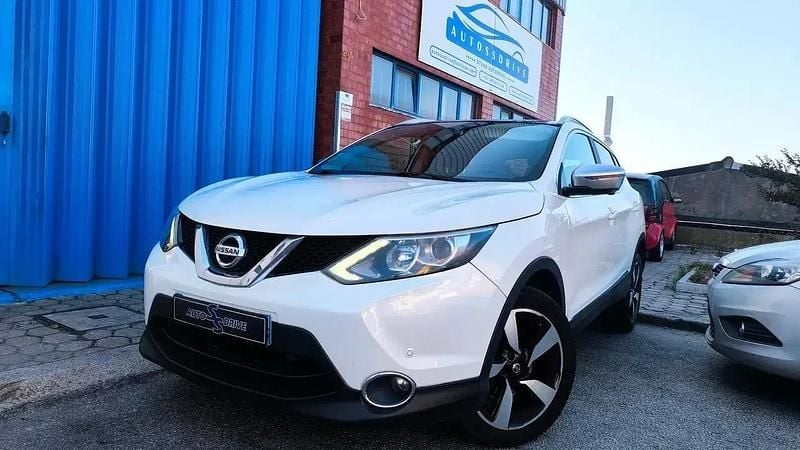 Branco Usado 2015 Nissan Qashqai Tekna SUV | € 13.500 (Preço justo) - Imagem 1/4