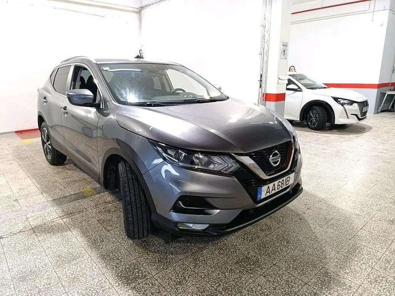 Usado Nissan Qashqai Style Edition 115 HP (84 kW) 2020 Cinza SUV