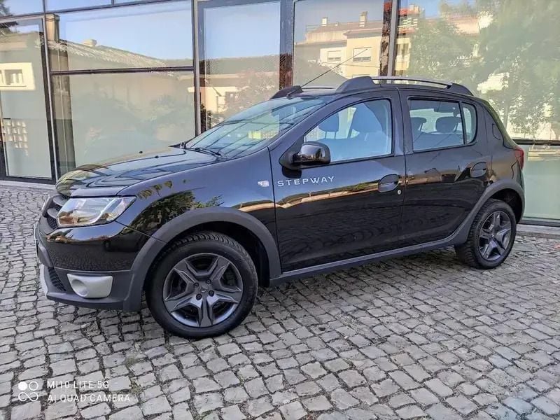 Usado Dacia Sandero Stepway 90 HP (66 kW) 2015 Preto Citadino