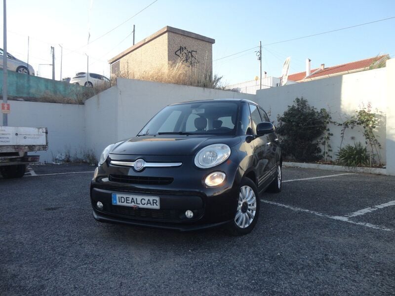 Usado Fiat 500L Easy 85 HP (62 kW) 2014 Preto Monovolume