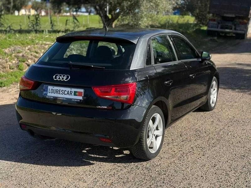 Usado Audi A1 Sportback Attraction 86 HP (63 kW) 2014 Preto Citadino